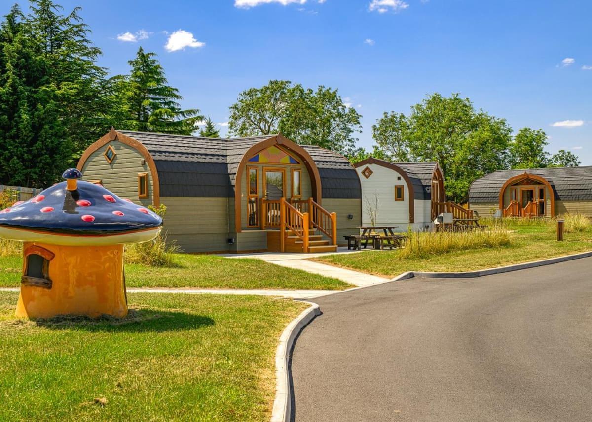 Wild Acre Village At Sundown Adventureland Retford Esterno foto