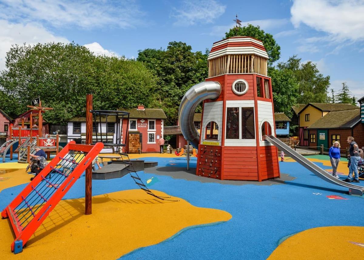 Wild Acre Village At Sundown Adventureland Retford Esterno foto