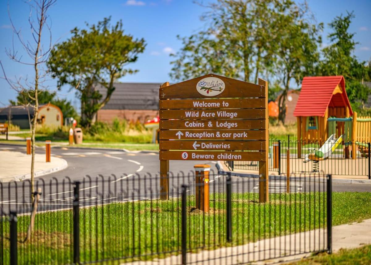 Wild Acre Village At Sundown Adventureland Retford Esterno foto